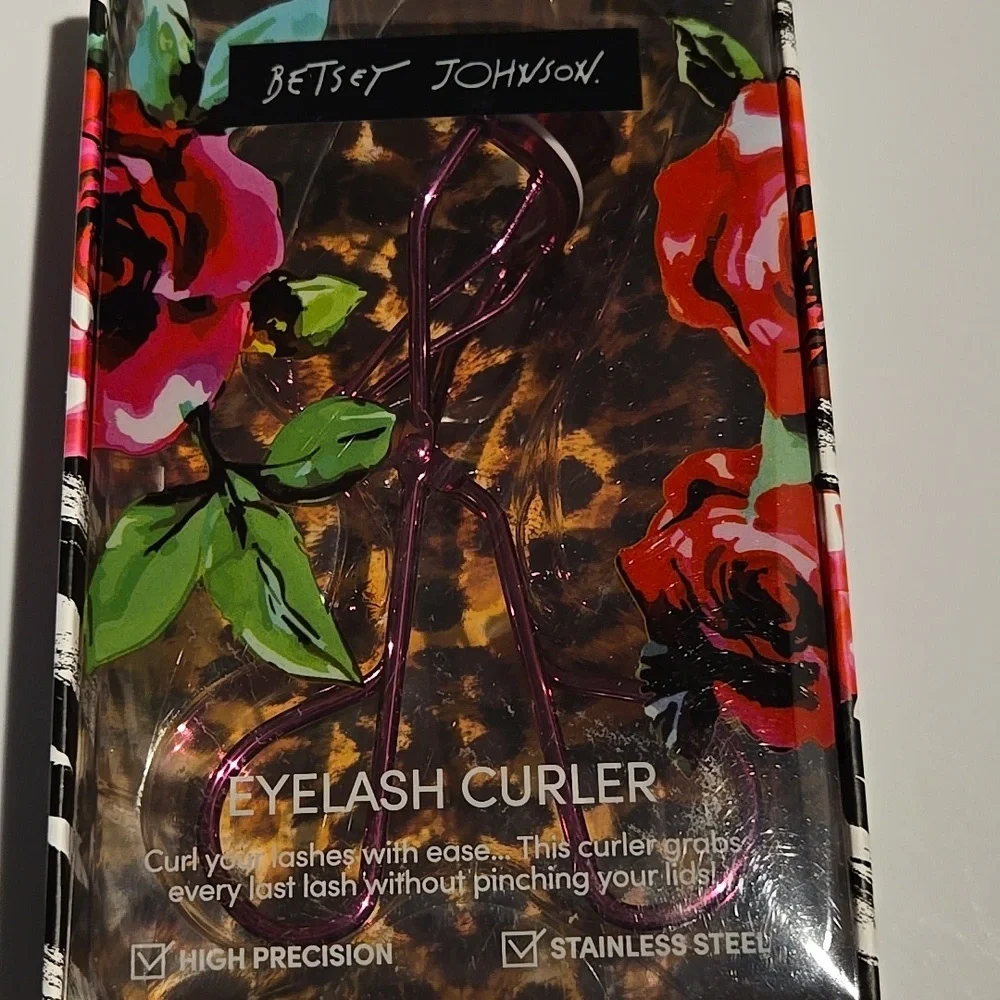 Betsey Johnson eyelash curler NEW